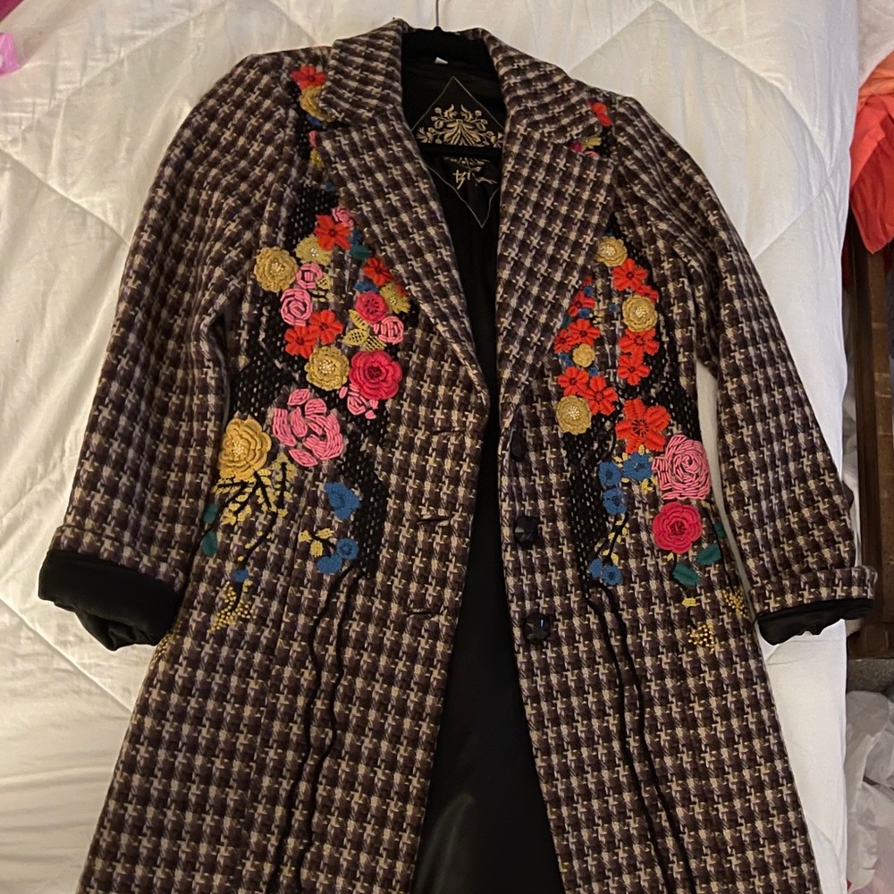 Johnny was high end line biya women’s coat small